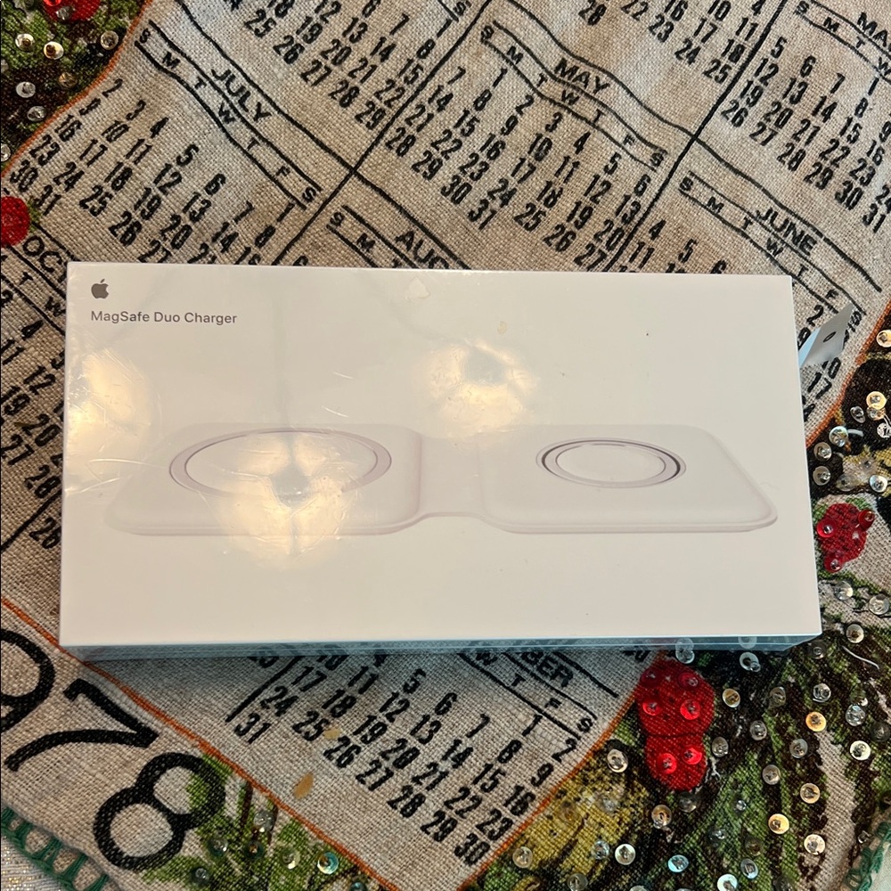 Apple MagSafe Duo Charger - White